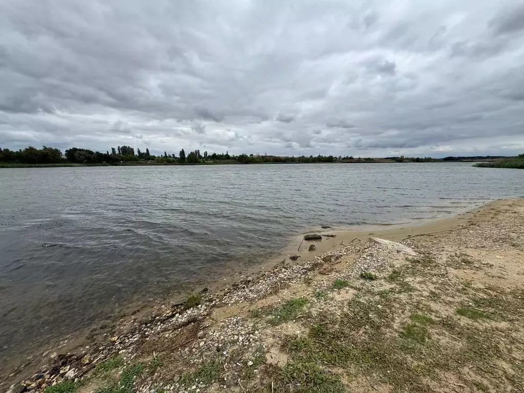 Дом в Волгоградская область, Дубовский район, Оленьевское с/пос, с. ... - Фото 2