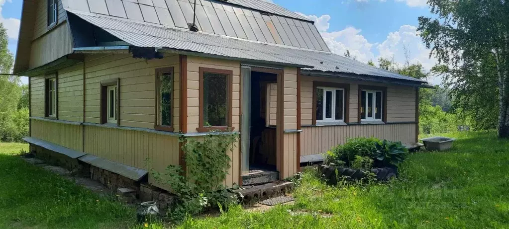 Дом в Псковская область, Стругокрасненский район, д. Гаврилова Гора  ... - Фото 0