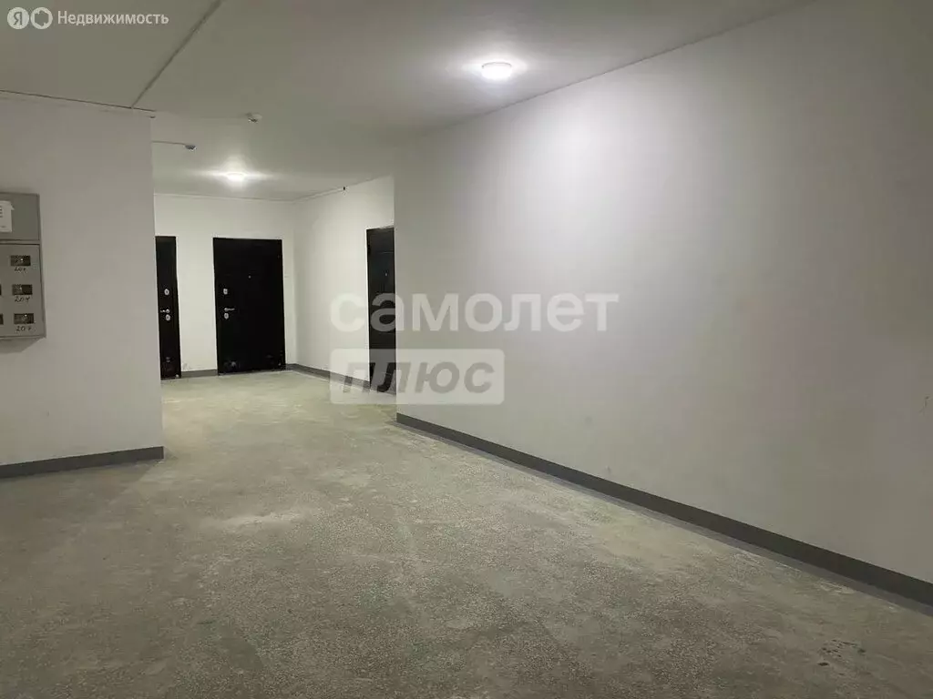 3-комнатная квартира: Каспийск, Каспийское шоссе, 17В (93.5 м) - Фото 1