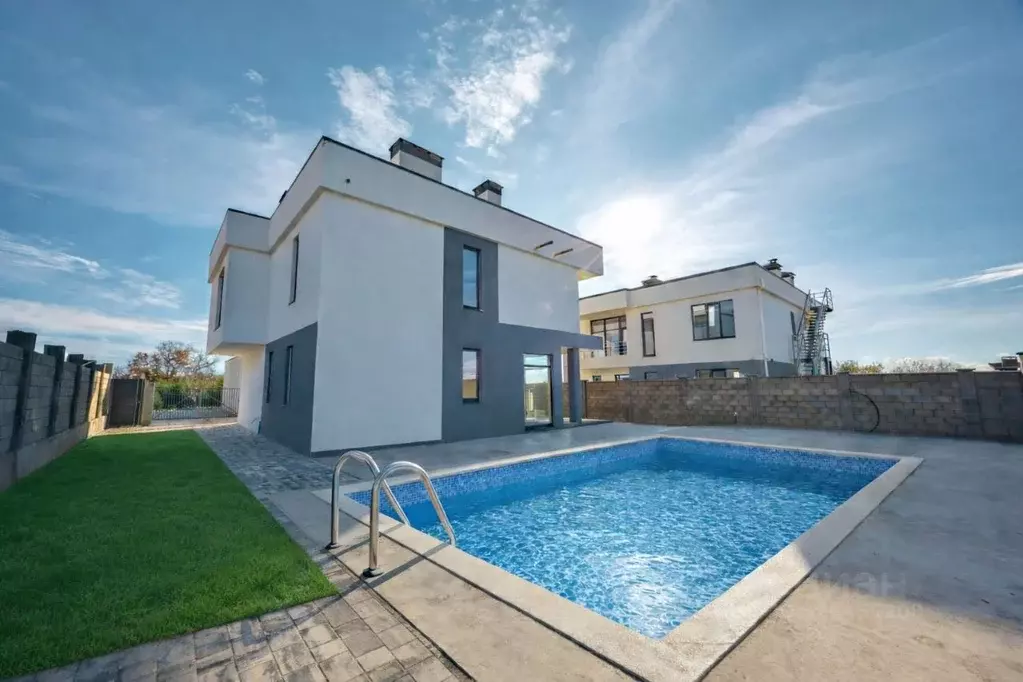 Дом в Севастополь ш. Фиолентовское, 84 (225 м) - Фото 1