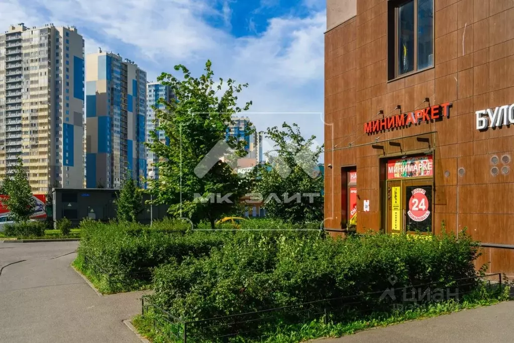 Помещение свободного назначения в Санкт-Петербург Комендантский ... - Фото 1