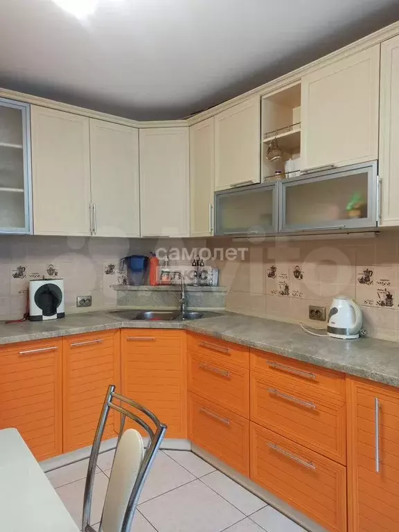 3-к. квартира, 60 м, 1/9 эт. - Фото 1