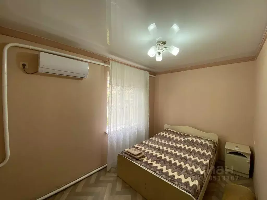 Дом в Краснодарский край, Геленджик ул. Ватутина, 9 (50 м) - Фото 0