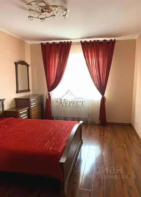3-к кв. Белгородская область, Старый Оскол Степной мкр, 19 (105.0 м) - Фото 0