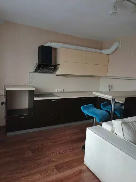 2-к кв. Челябинская область, Челябинск ул. Братьев Кашириных, 119 ... - Фото 1