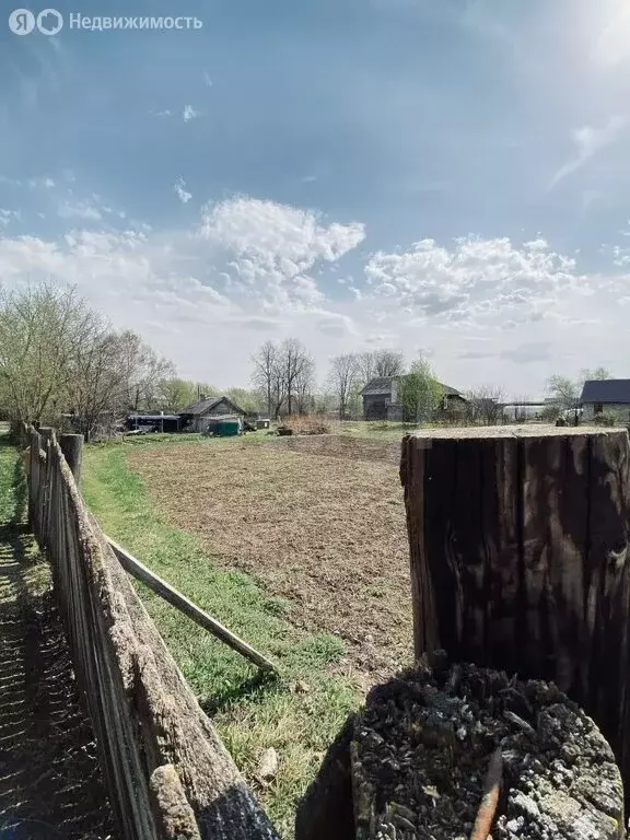 Участок в село Азаново, Октябрьская улица (12 м) - Фото 0