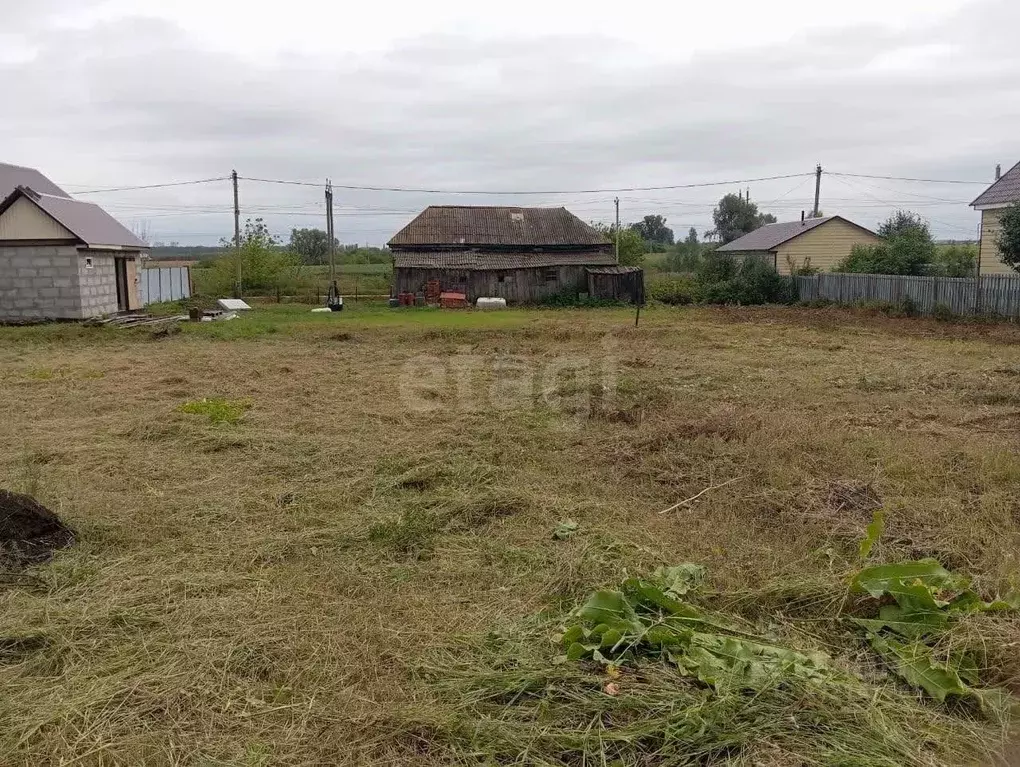 Участок в Башкортостан, Стерлитамакский район, д. Казадаевка ул. ... - Фото 1