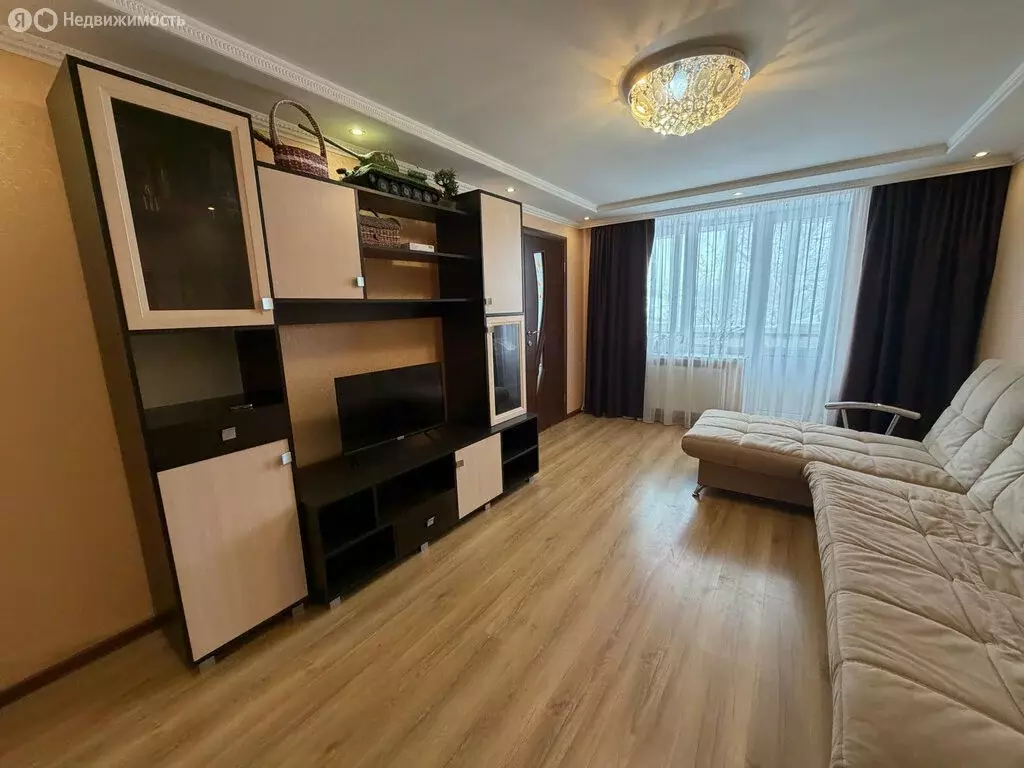 3-комнатная квартира: Ароматное, Школьная улица, 1 (62.2 м) - Фото 1