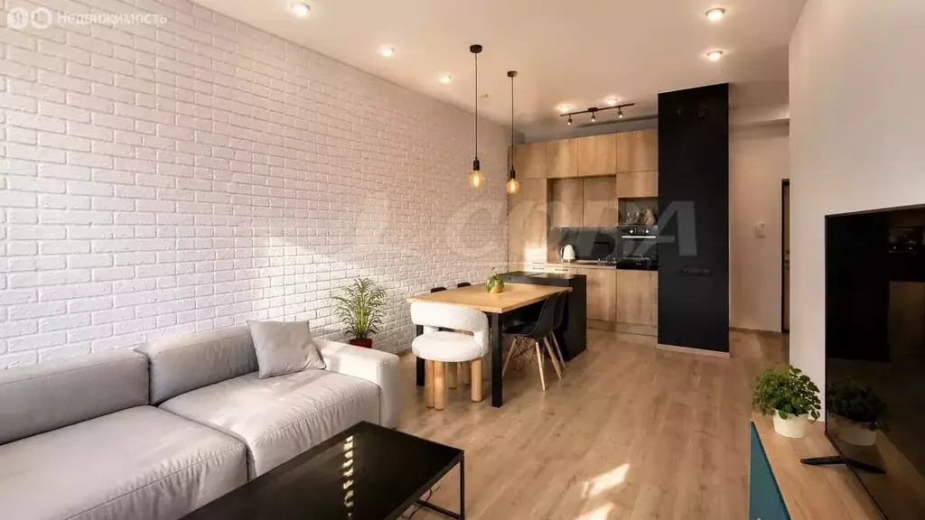 1-комнатная квартира: Тюмень, улица Монтажников, 59 (50 м) - Фото 1