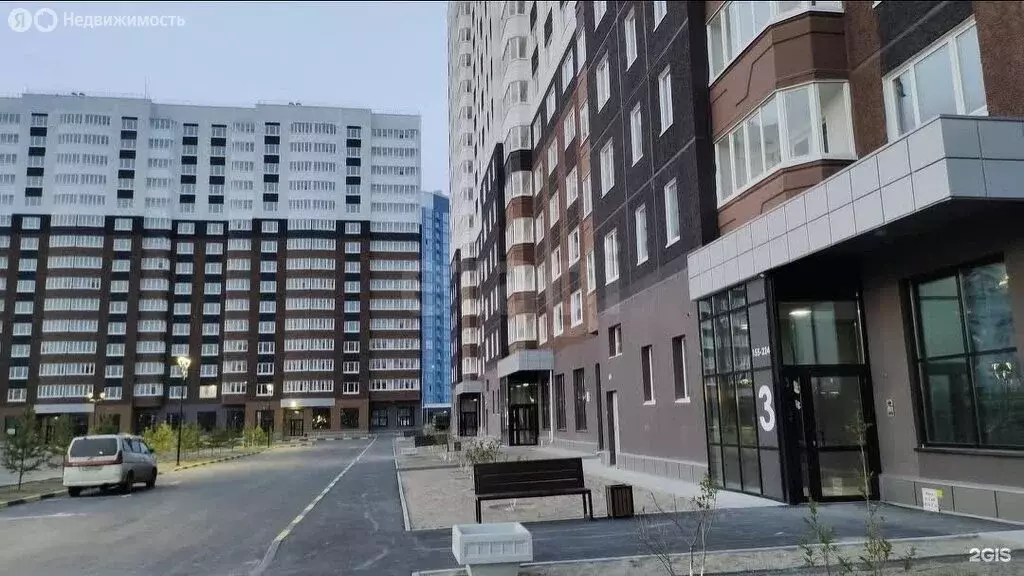 1-комнатная квартира: Тюмень, улица Монтажников, 38 (37.4 м) - Фото 1