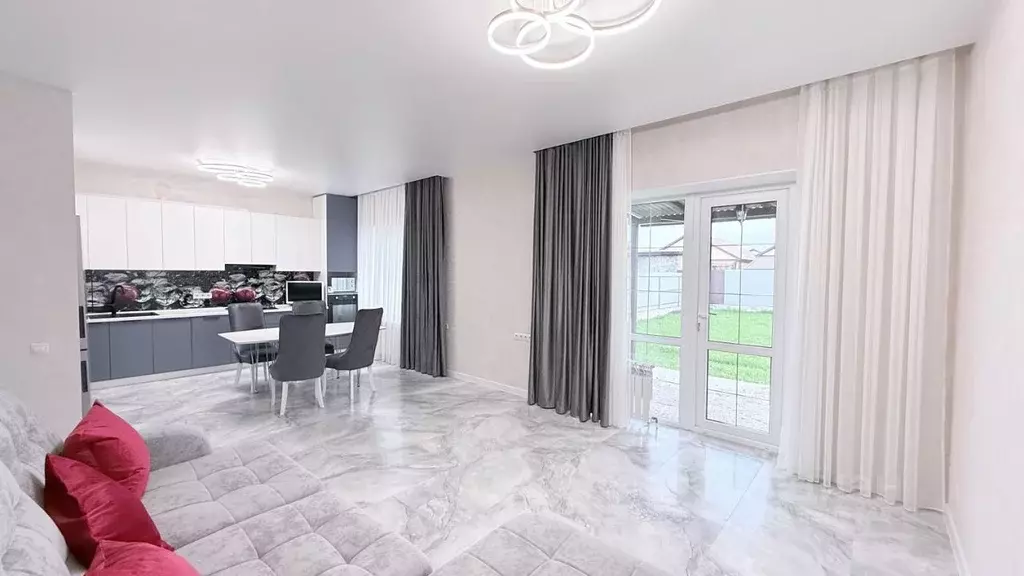 Дом в Ставропольский край, Ставрополь ул. Роз, 348 (90 м) - Фото 1