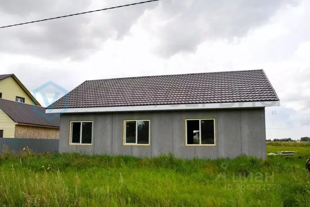 Дом в Омская область, Омский район, с. Дружино, Александровская ... - Фото 1