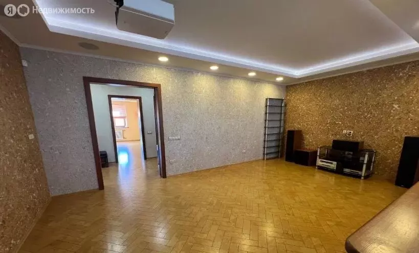 3-комнатная квартира: Тюмень, улица Василия Гольцова, 28 (95.8 м) - Фото 2