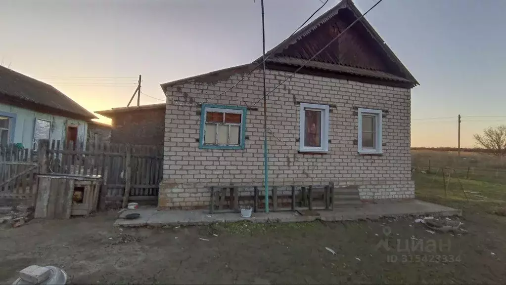 Дом в Волгоградская область, Среднеахтубинский район, Суходольское ... - Фото 1