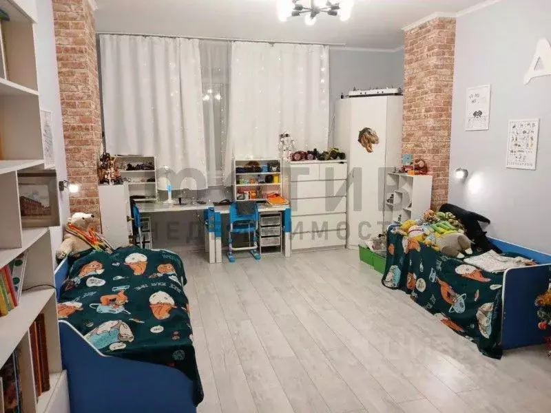 2-к кв. Тюменская область, Тюмень ул. 50 лет ВЛКСМ, 13 (80.0 м) - Фото 1