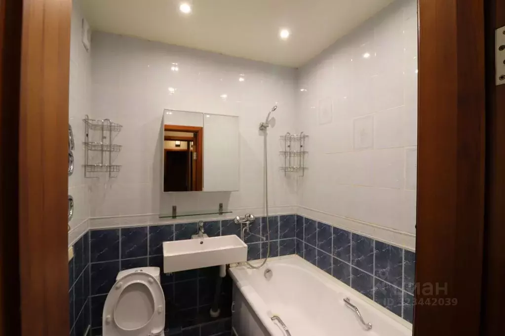 3-к кв. Алтайский край, Барнаул ул. Антона Петрова, 223 (61.4 м) - Фото 2