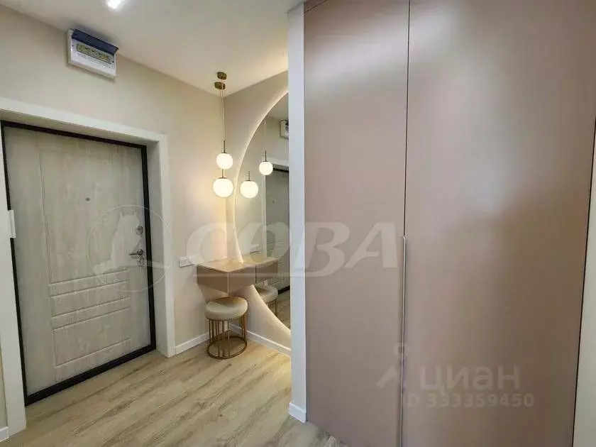 3-к кв. Тюменская область, Тюмень Новгородская ул., 1 (62.0 м) - Фото 1
