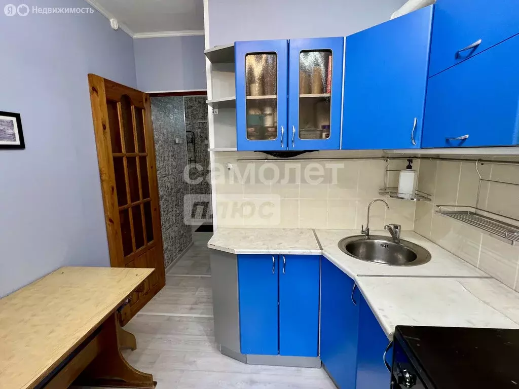 4-комнатная квартира: Сыктывкар, улица Комарова, 4 (60.7 м) - Фото 1