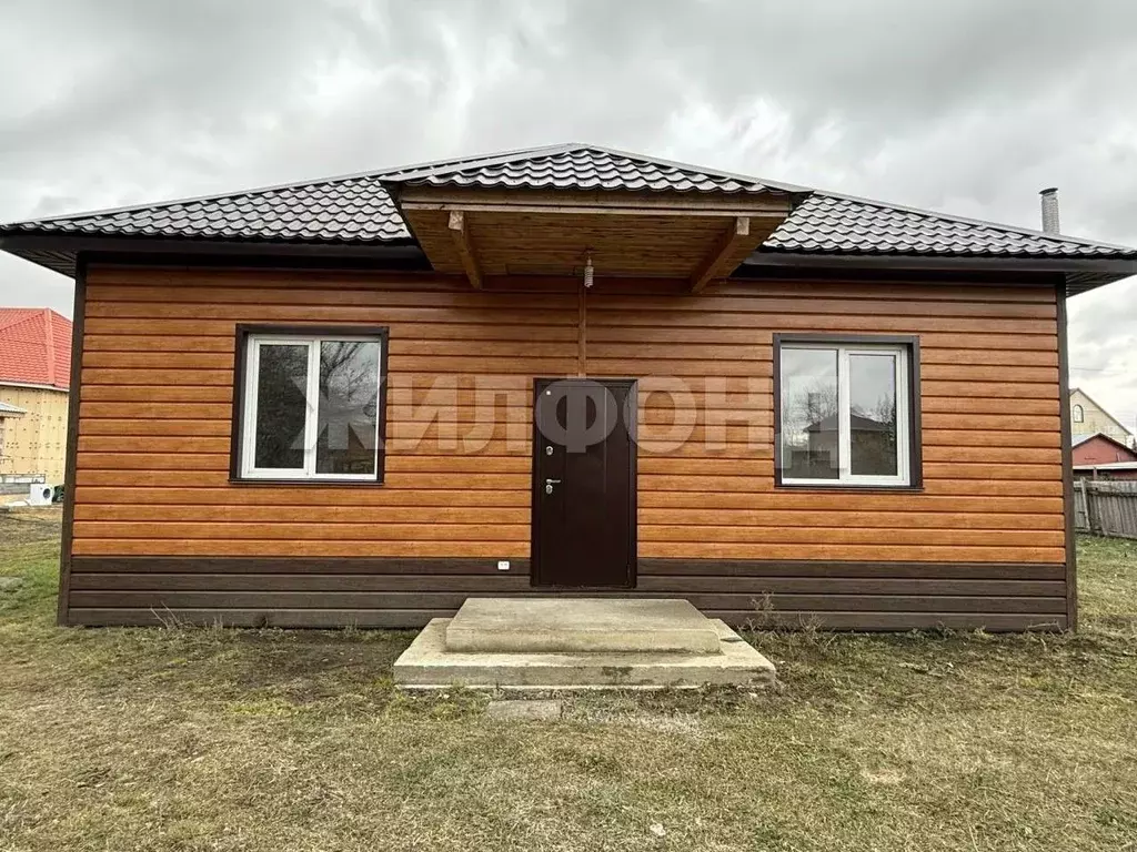 Дом в Новосибирская область, Коченево рп ул. Октябрьская (100 м) - Фото 1