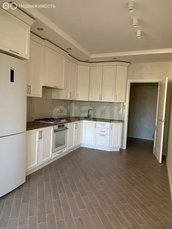 2-комнатная квартира: Владикавказ, улица Билара Кабалоева, 5 (70 м) - Фото 0