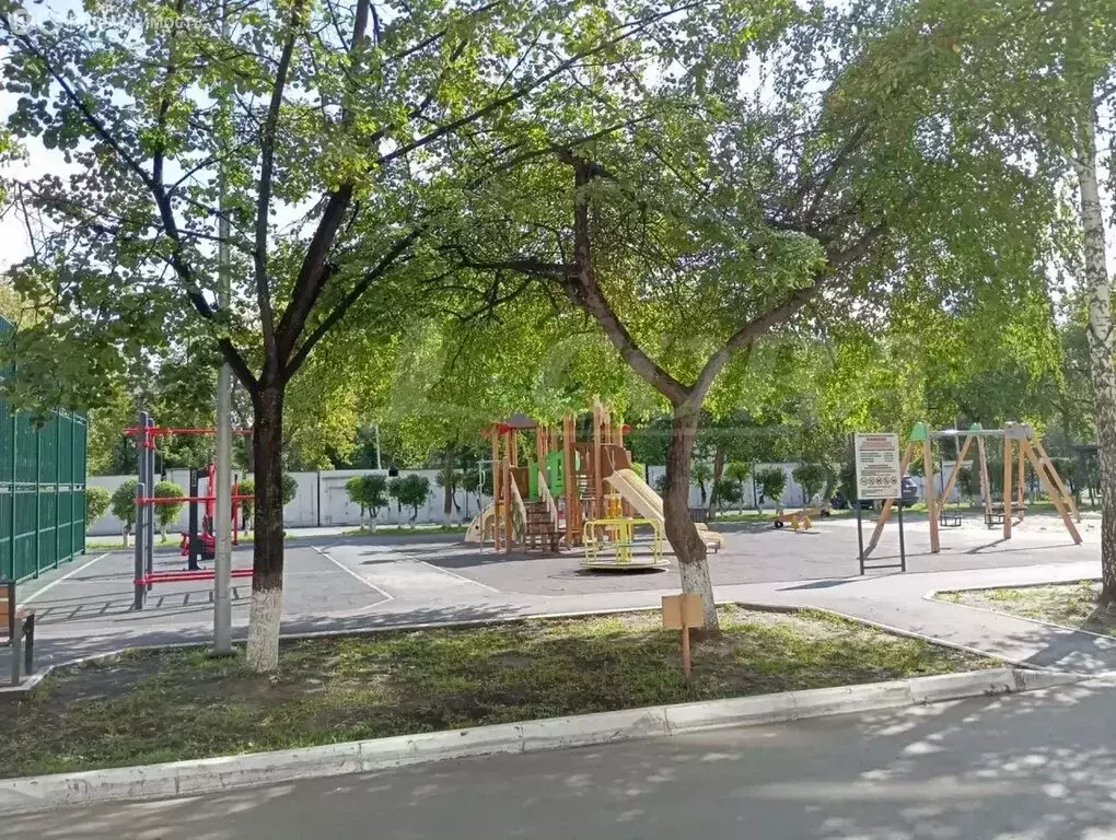 2-комнатная квартира: Тюмень, улица Николая Чаплина, 123 (40 м) - Фото 1