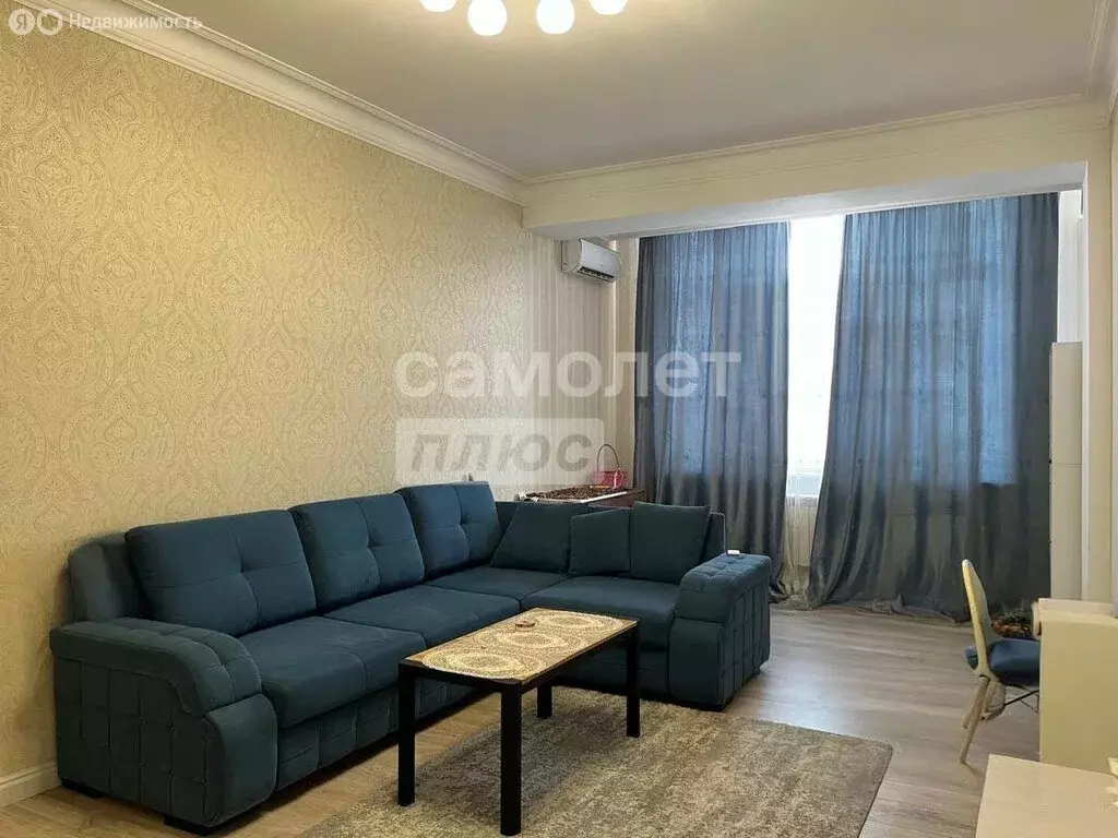 2-комнатная квартира: Махачкала, проспект Насрутдинова, 11 (92.5 м) - Фото 1