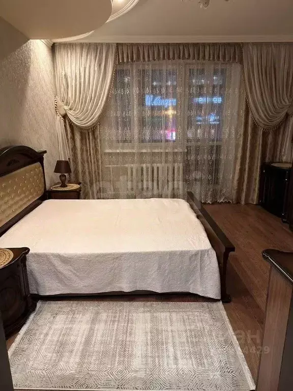 2-к кв. Тюменская область, Тюмень ул. 50 лет Октября, 3 (68.0 м) - Фото 1