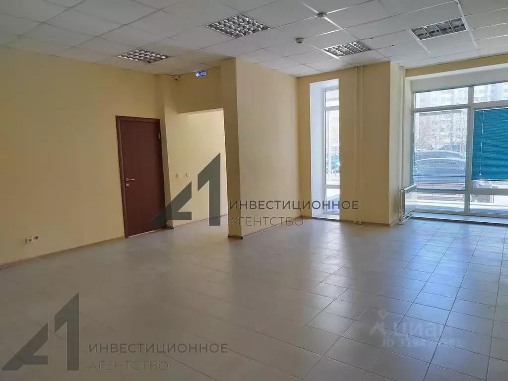 Торговая площадь в Тюменская область, Тюмень Тюменский-1 мкр, ул. ... - Фото 0