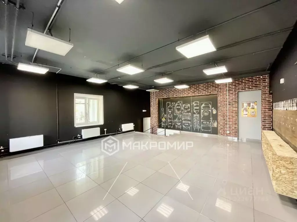 Офис в Кировская область, Киров ул. Труда, 15 (100 м) - Фото 1