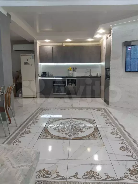 3-к. квартира, 94 м, 1/1 эт. - Фото 0