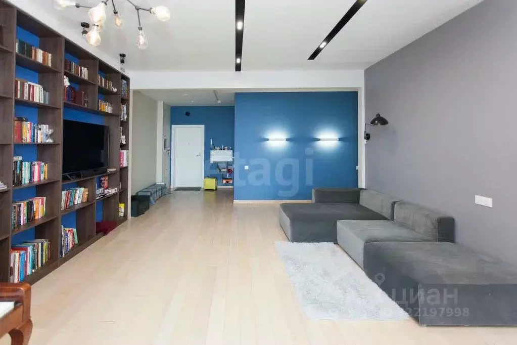 3-к кв. Ханты-Мансийский АО, Сургут Университетская ул., 9 (109.6 м) - Фото 1