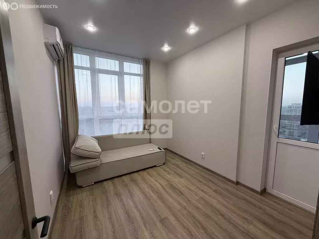 3-комнатная квартира: Краснодар, улица Героя Пешкова, 14к2 (63 м) - Фото 1