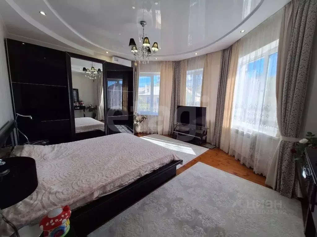 Дом в Крым, Симферополь ул. Новороссийская (299 м) - Фото 1