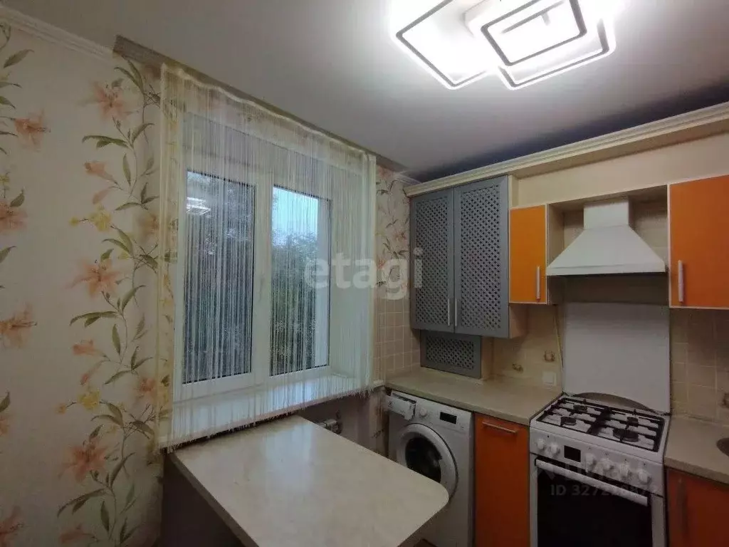 2-к кв. Крым, Симферопольский район, Гвардейское пгт ул. Острякова ... - Фото 1