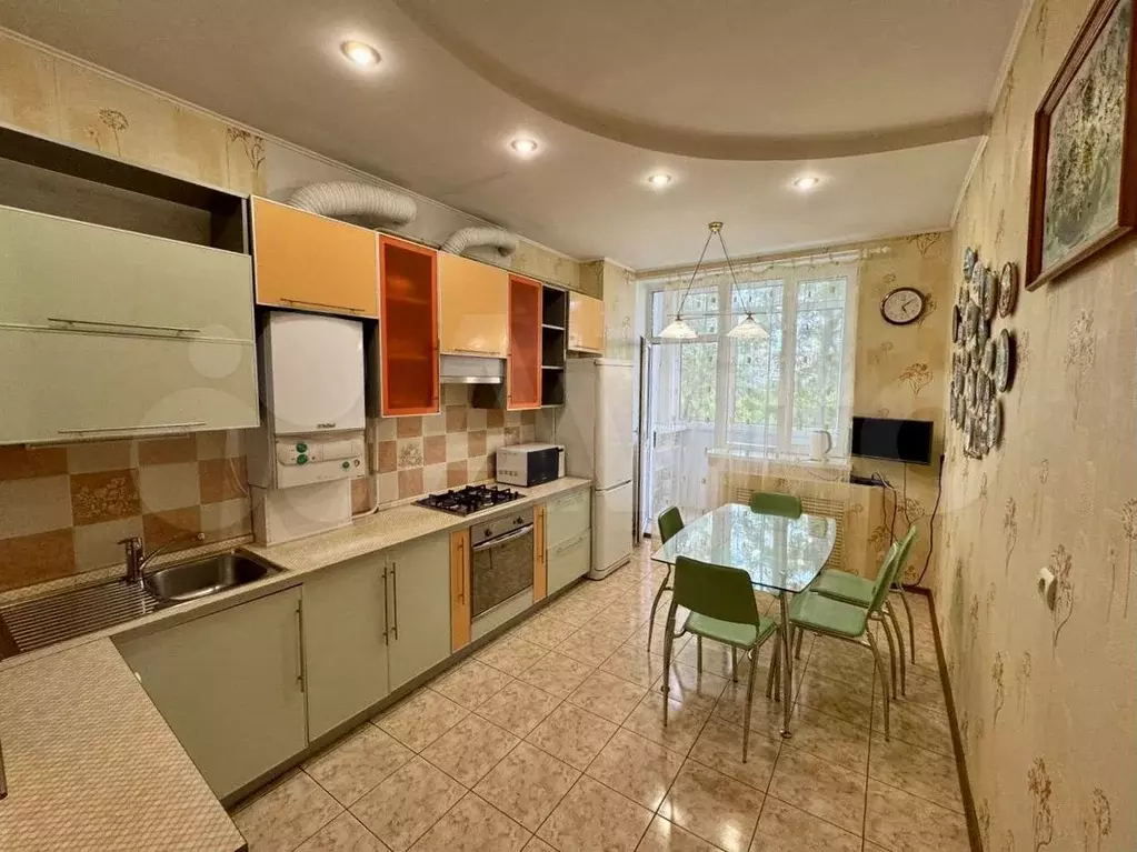 3-к. квартира, 85 м, 4/6 эт. - Фото 1