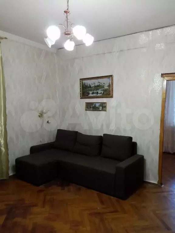 Комната 32 м в 6-к., 1/2 эт. - Фото 0