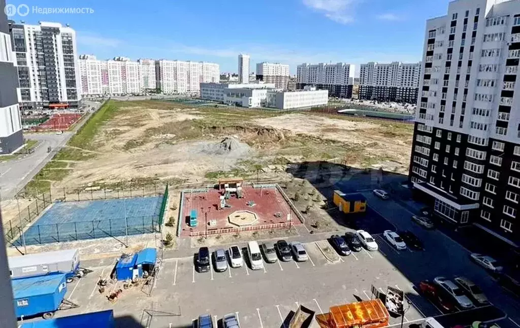 3-комнатная квартира: Тюмень, улица Павла Шарова, 21 (87 м) - Фото 0
