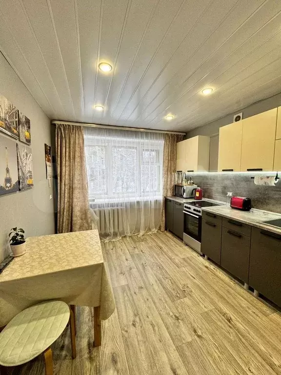 Комната 12 м в 5-к., 2/5 эт. - Фото 1