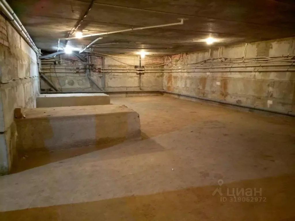 Склад в Саратовская область, Саратов Театральная пл., 1/37 (305 м) - Фото 1