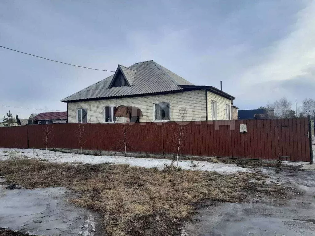 Дом в Хакасия, Абакан Первомайская пл. (100 м) - Фото 1