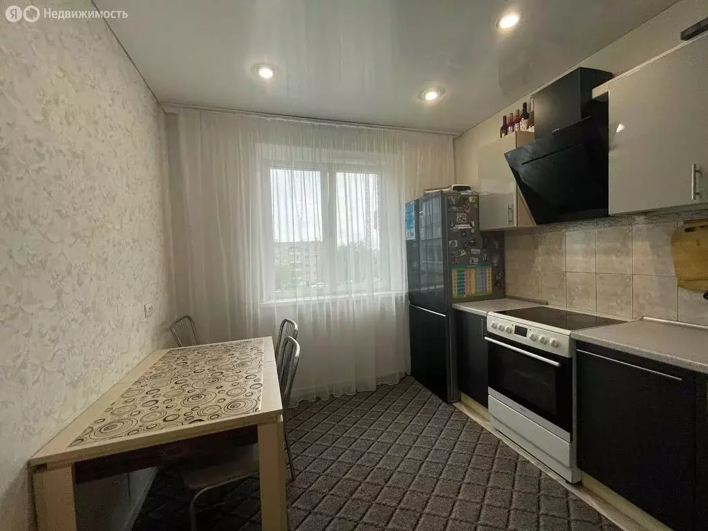 3-комнатная квартира: Миасс, переулок Жебруна, 10 (65.5 м) - Фото 1