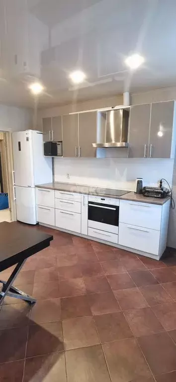 2-к. квартира, 60 м, 5/5 эт. - Фото 0