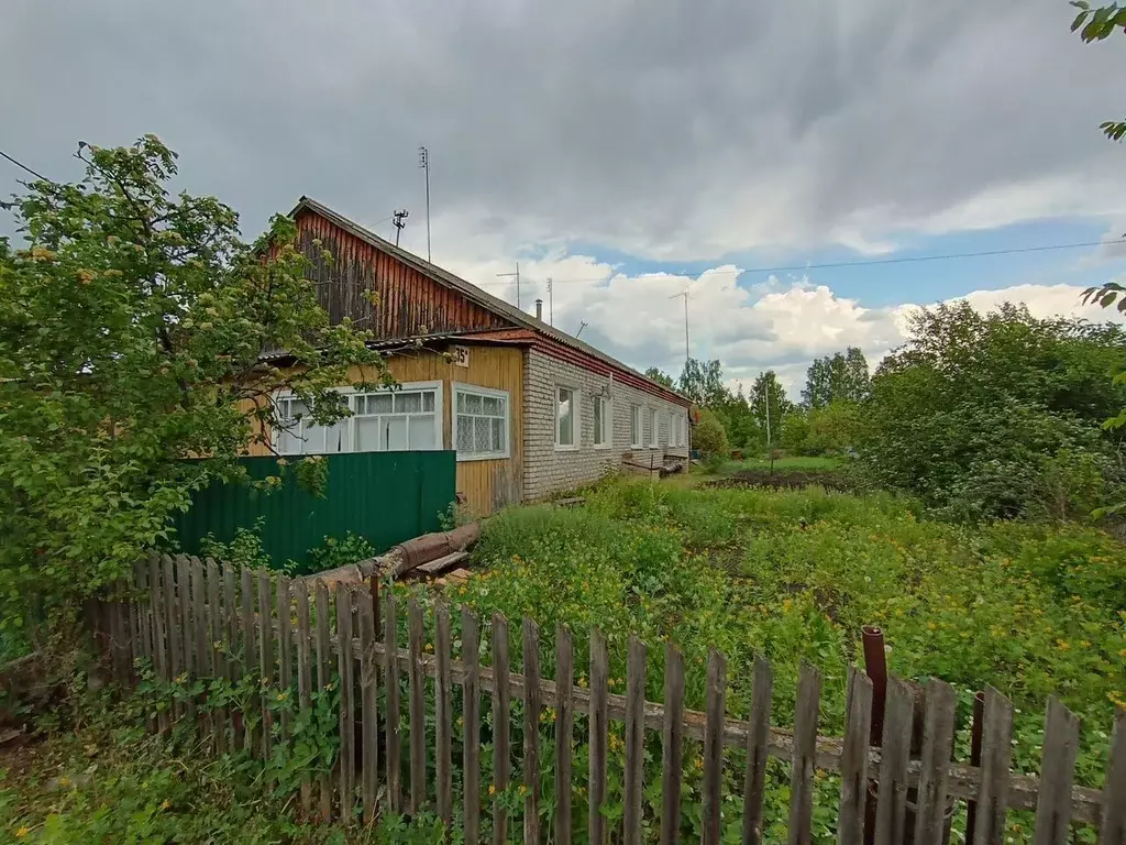 Дом в Свердловская область, Богданович муниципальный округ, с. Байны ... - Фото 1