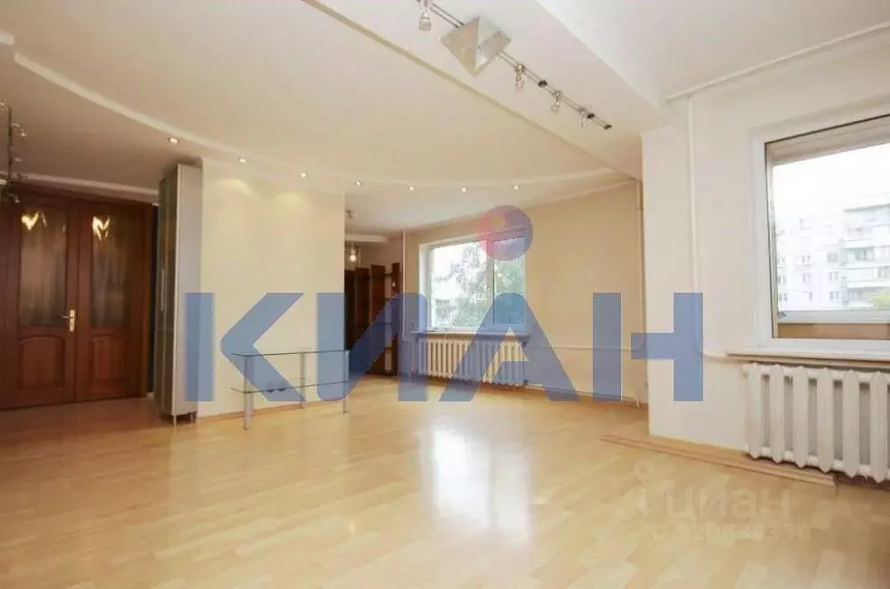 4-к кв. Красноярский край, Красноярск ул. Республики, 43 (100.8 м) - Фото 1