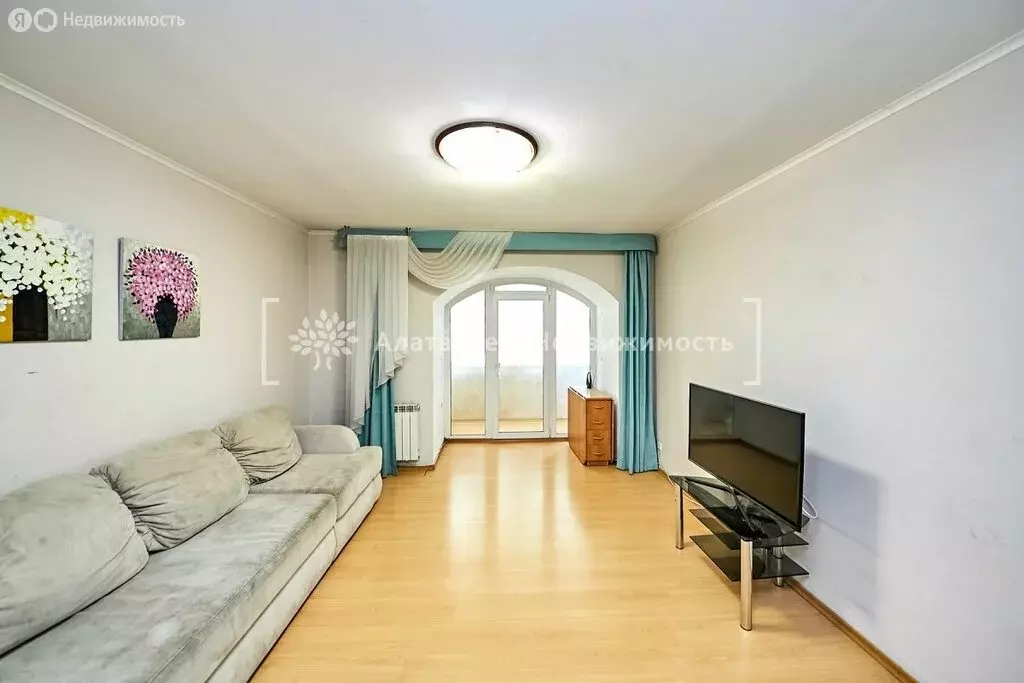 2-комнатная квартира: Томск, улица Косарева, 33 (58 м) - Фото 0