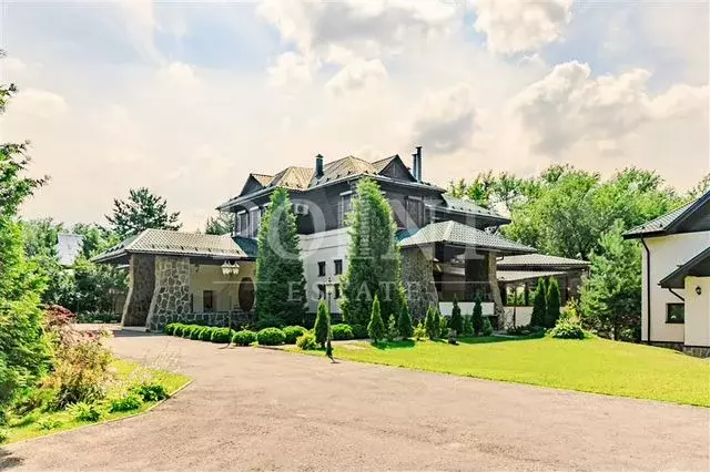 Дом 800 м на участке 60 сот. - Фото 0