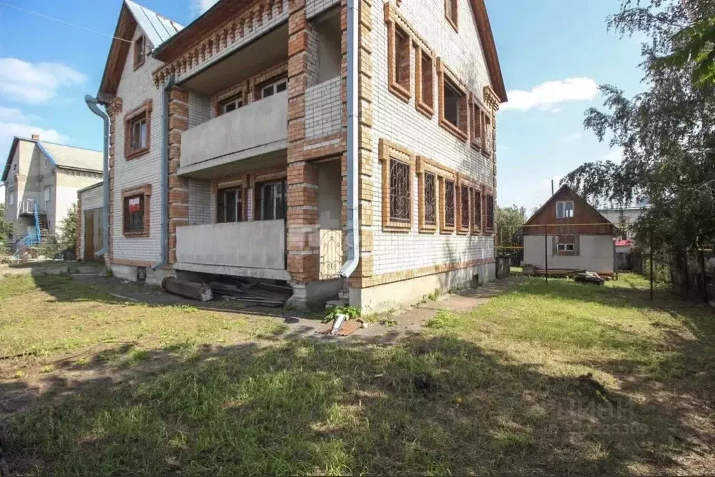 Дом в Алтайский край, Барнаул Авиатор мкр, ул. Осенняя, 5 (290 м) - Фото 1
