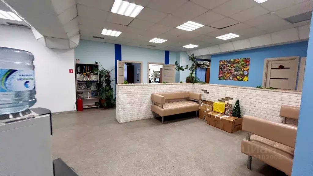 Офис в Самарская область, Тольятти ул. Автостроителей, 12А (490 м) - Фото 1