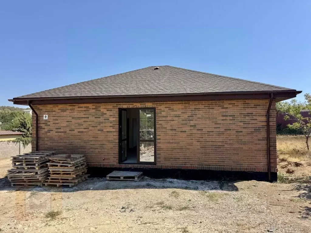 Дом в Крым, Сакский район, с. Суворовское ул. Спутниковая (81 м) - Фото 2