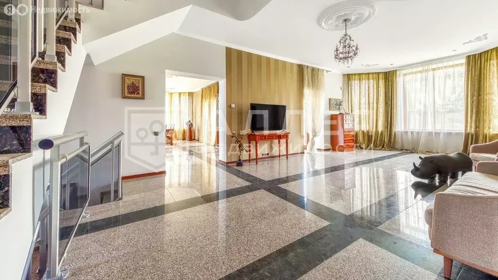 Дом в Тимошкино, КП Шато Соверен (735 м) - Фото 1